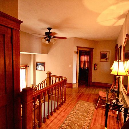 Hitching Horse Inn Пиер Екстериор снимка