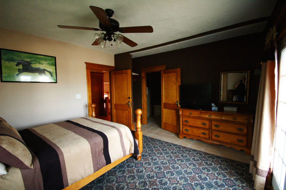 Hitching Horse Inn Пиер Екстериор снимка