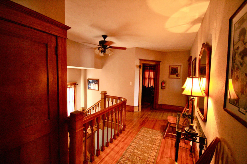 Hitching Horse Inn Пиер Екстериор снимка